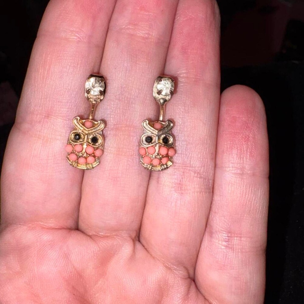 Pink & gold owl earrings with pink & gold owl design #kawaii #cute #owl #crystal
